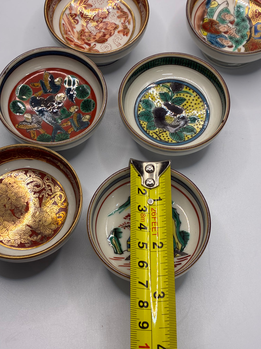 Kutani Ware Handcrafted Sake Cup Set – Hand-Painted Japanese Guinomi
