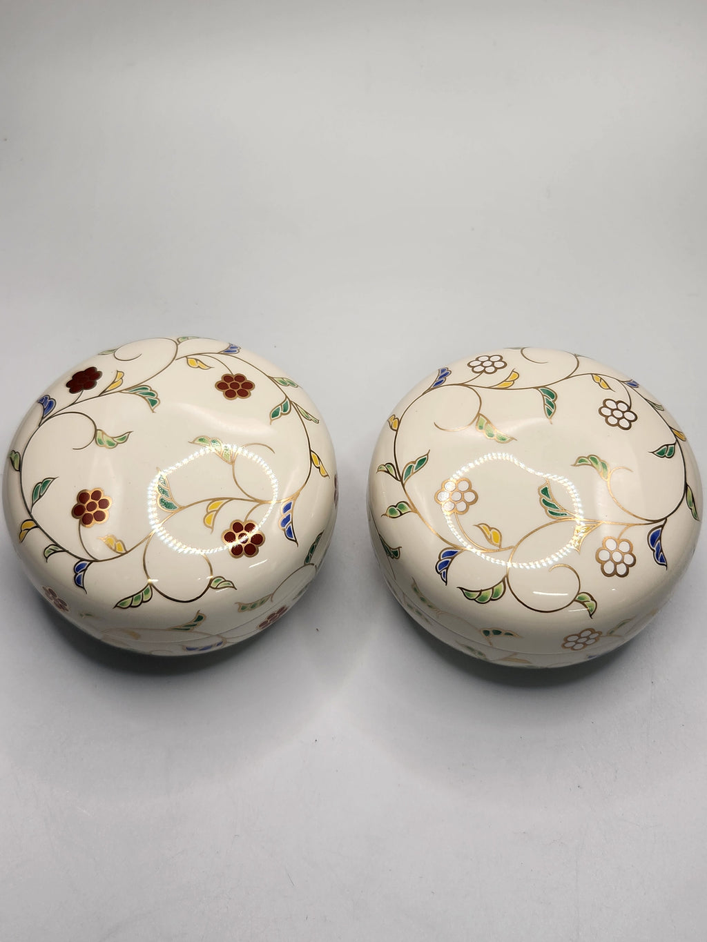 Kutani Ware Hand-Painted Lidded Tea Cups (Set of 2)