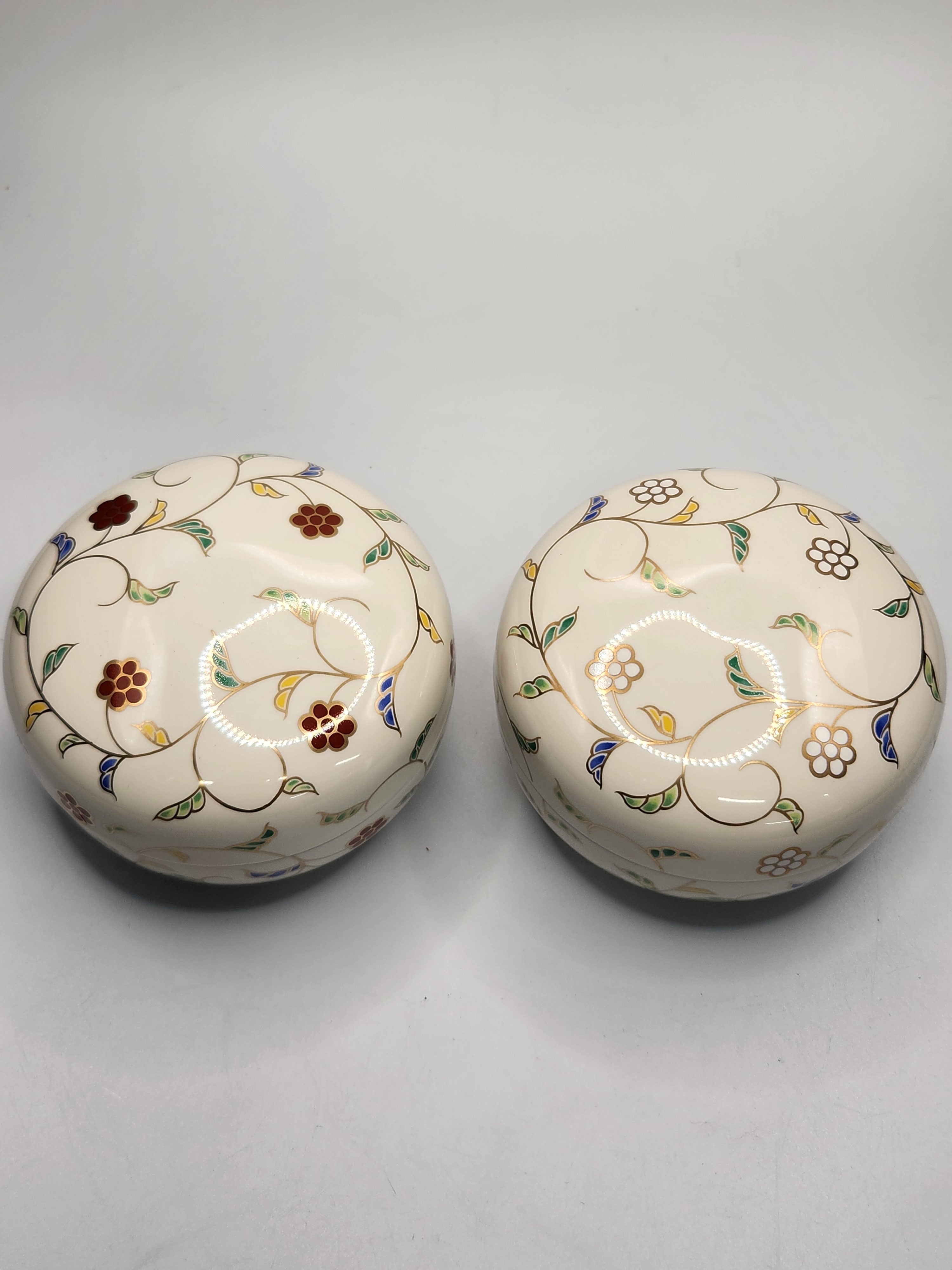 Kutani Ware Hand-Painted Lidded Tea Cups (Set of 2)