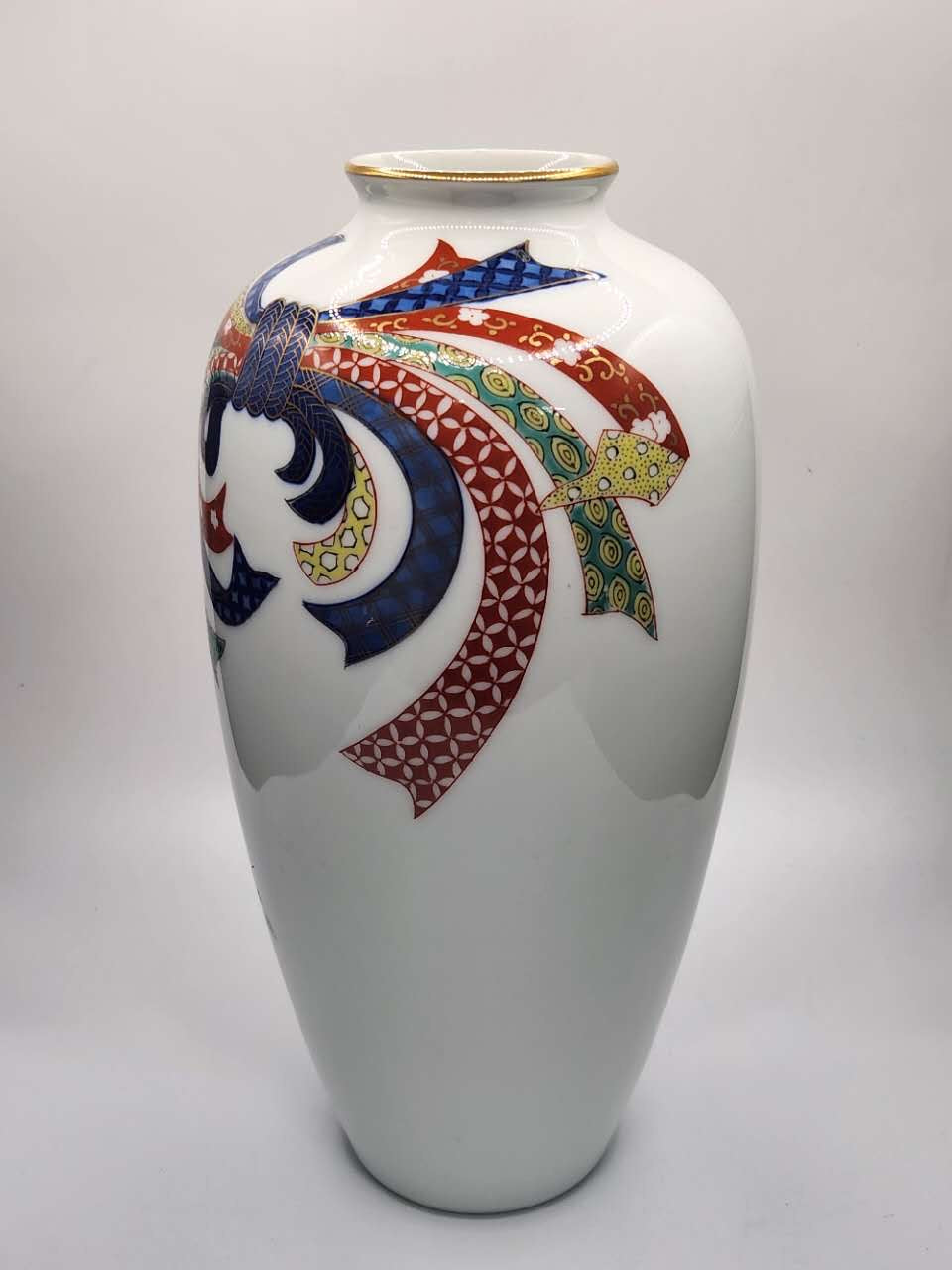 Kutani Ware Hand-Painted Phoenix Vase