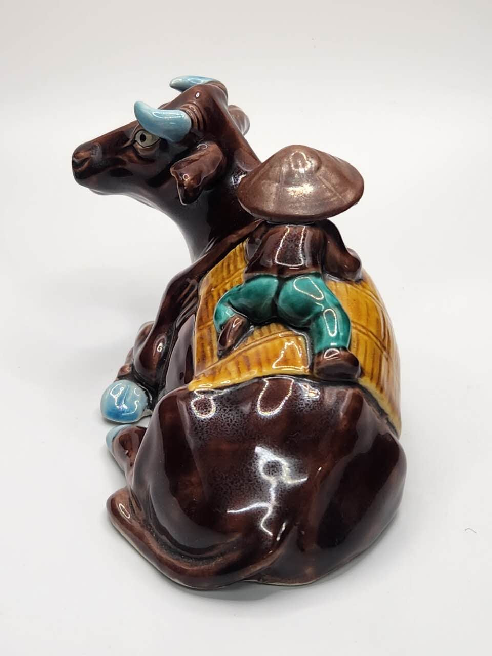 Hand-Painted Ceramic Ox Figurine · Pastoral Serenity