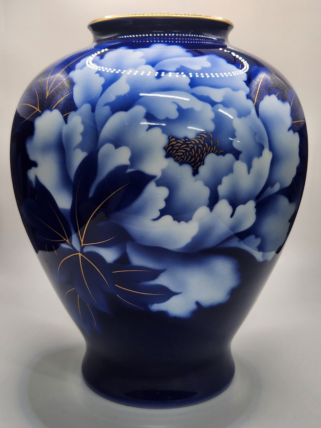 Fukagawa Seiji Midnight Blue Peony Vase