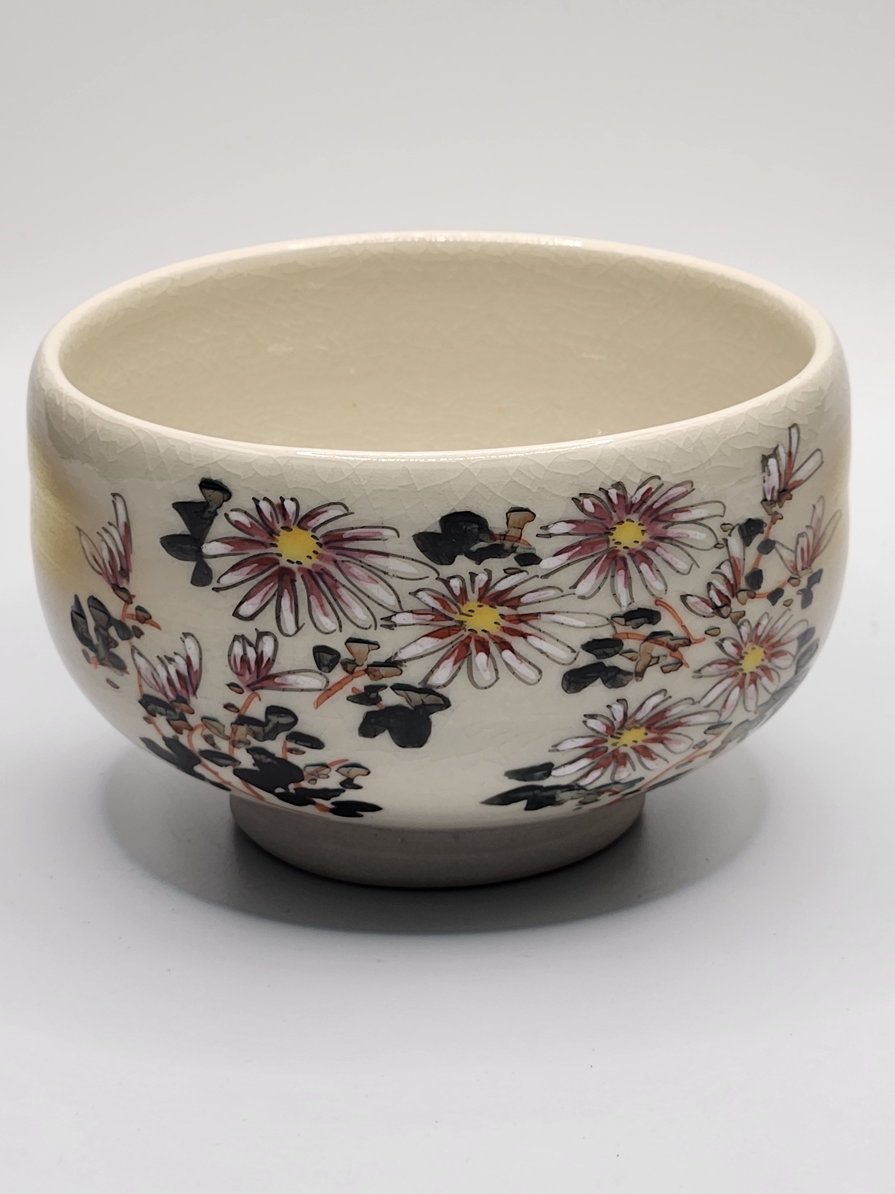 Kutani Hand-Painted Chrysanthemum Tea Bowl