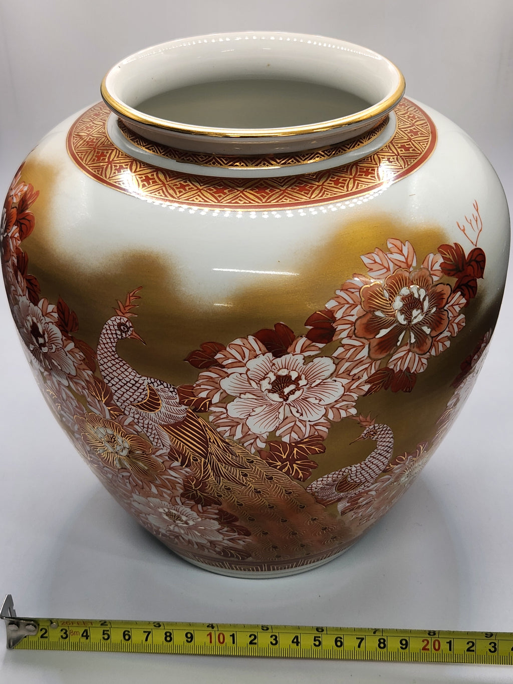 Kutani Ware Gold-Enamel Floral Phoenix Vase
