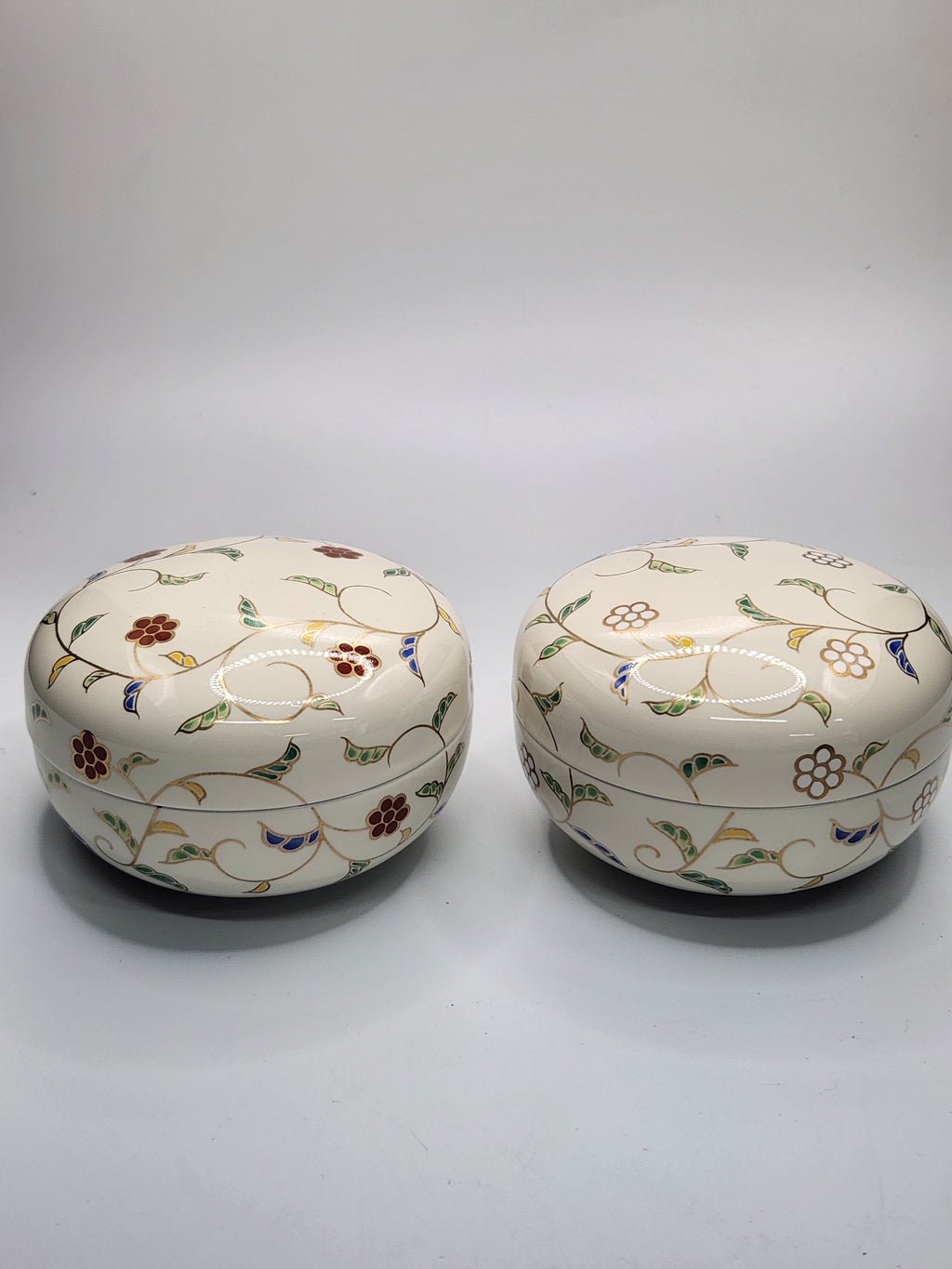 Kutani Ware Hand-Painted Lidded Tea Cups (Set of 2)
