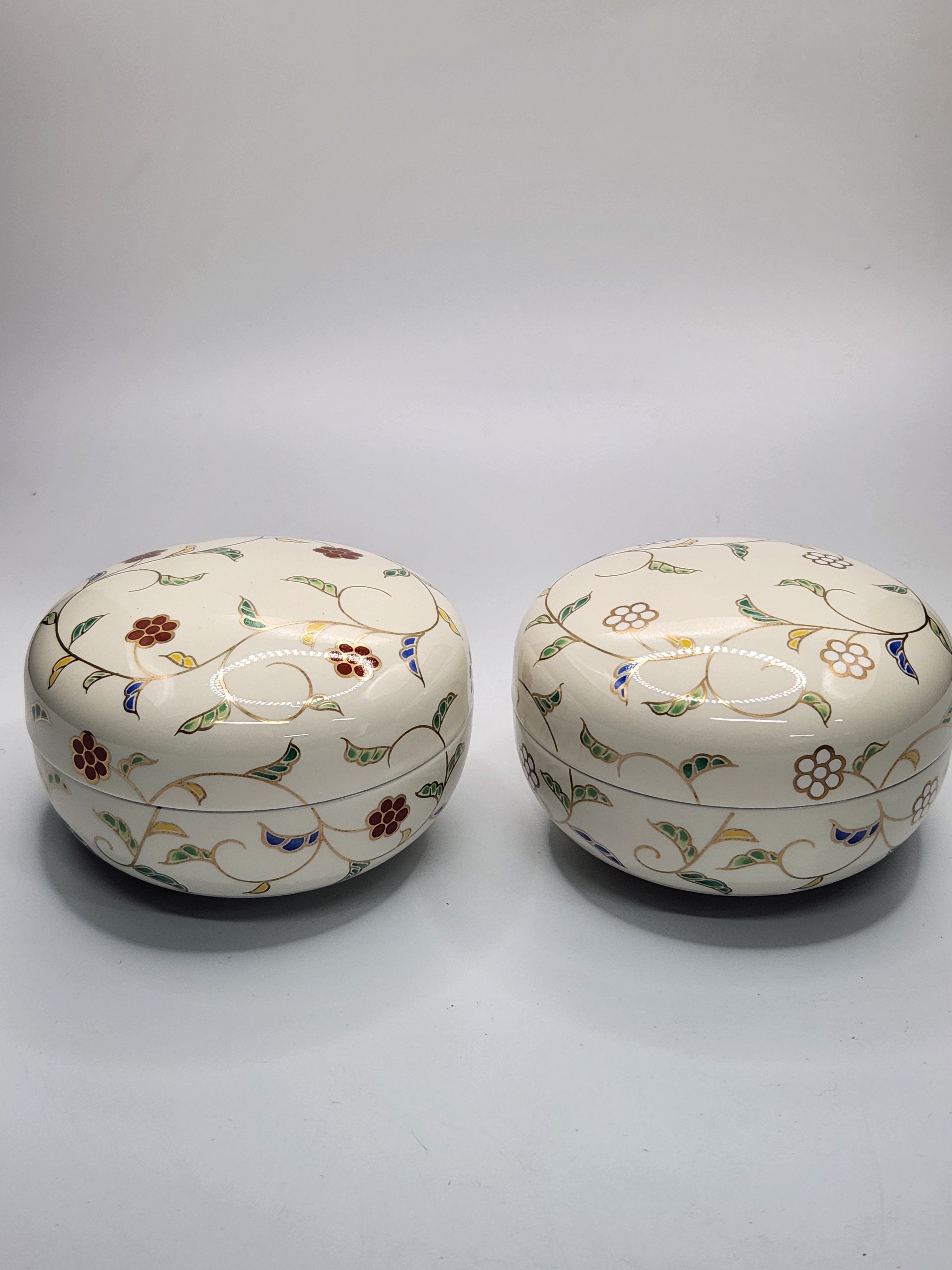 Kutani Ware Hand-Painted Lidded Tea Cups (Set of 2)