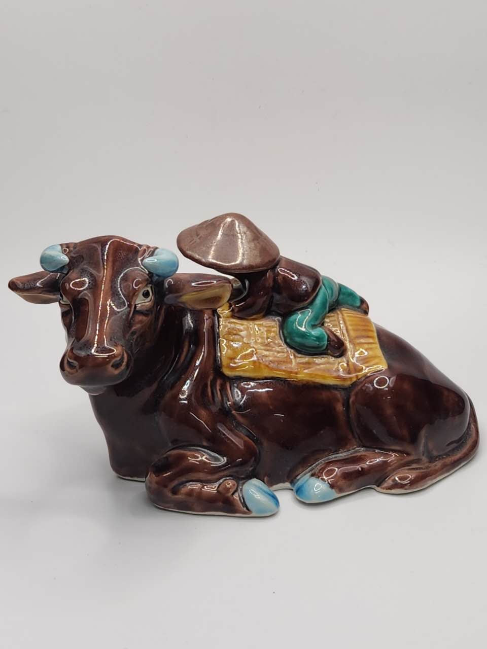 Hand-Painted Ceramic Ox Figurine · Pastoral Serenity