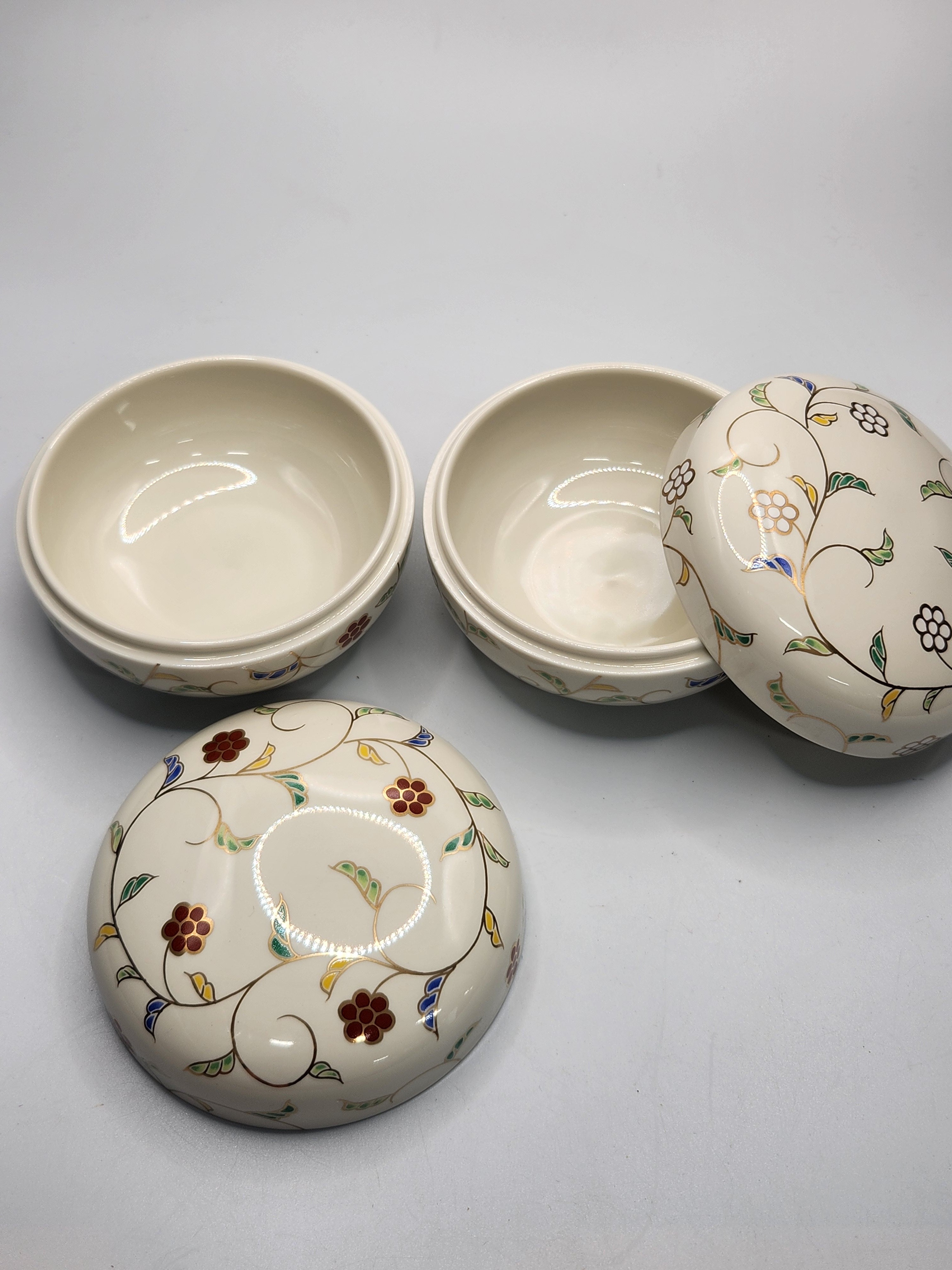 Kutani Ware Hand-Painted Lidded Tea Cups (Set of 2)