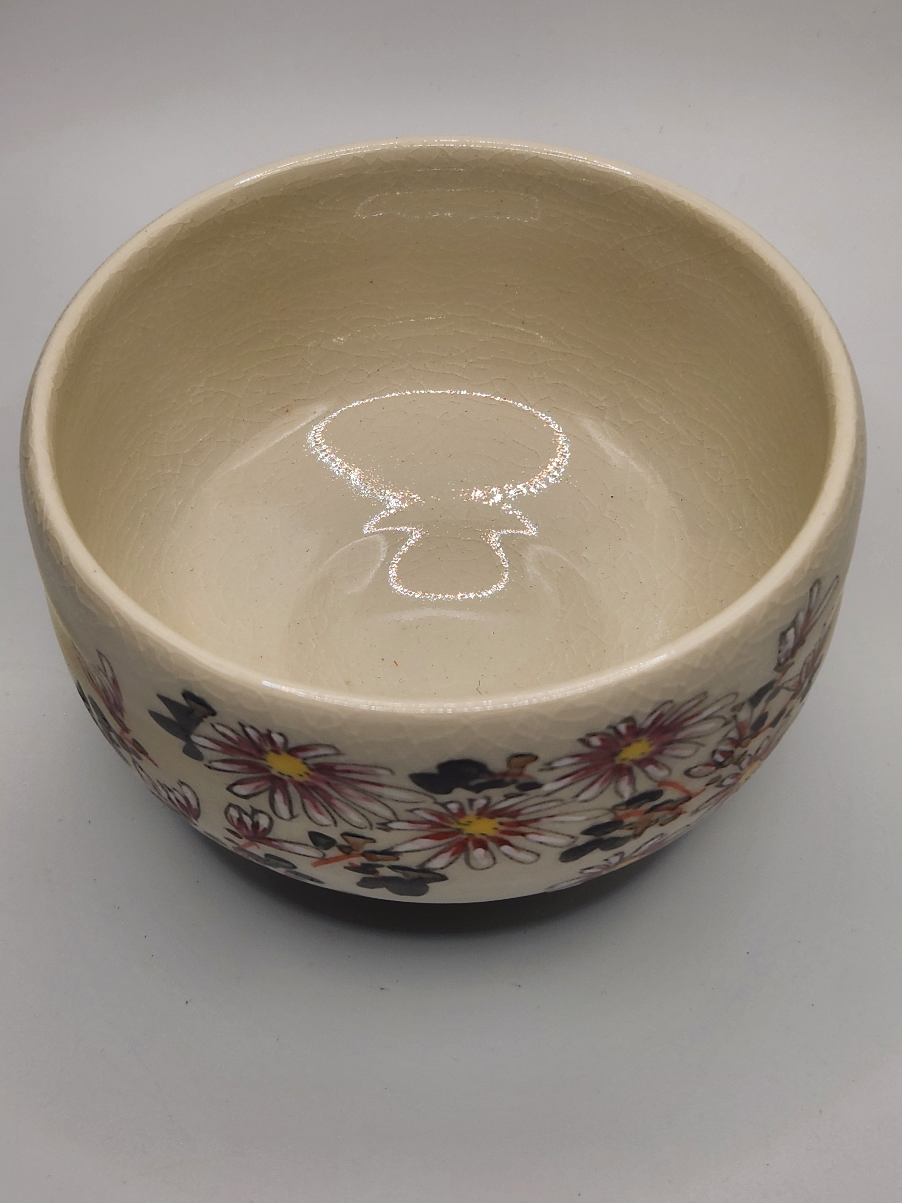 Kutani Hand-Painted Chrysanthemum Tea Bowl