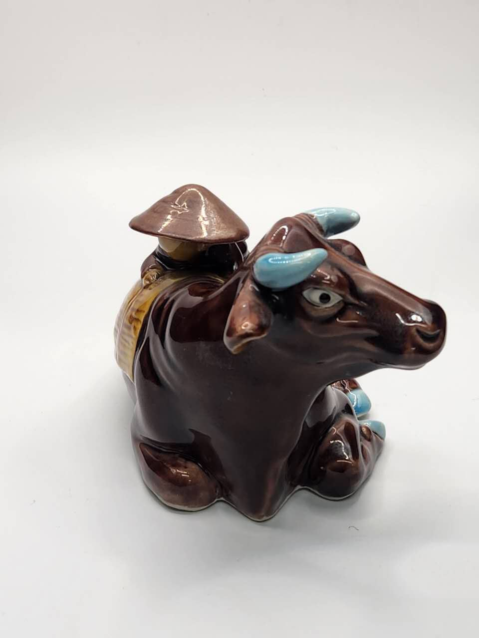 Hand-Painted Ceramic Ox Figurine · Pastoral Serenity