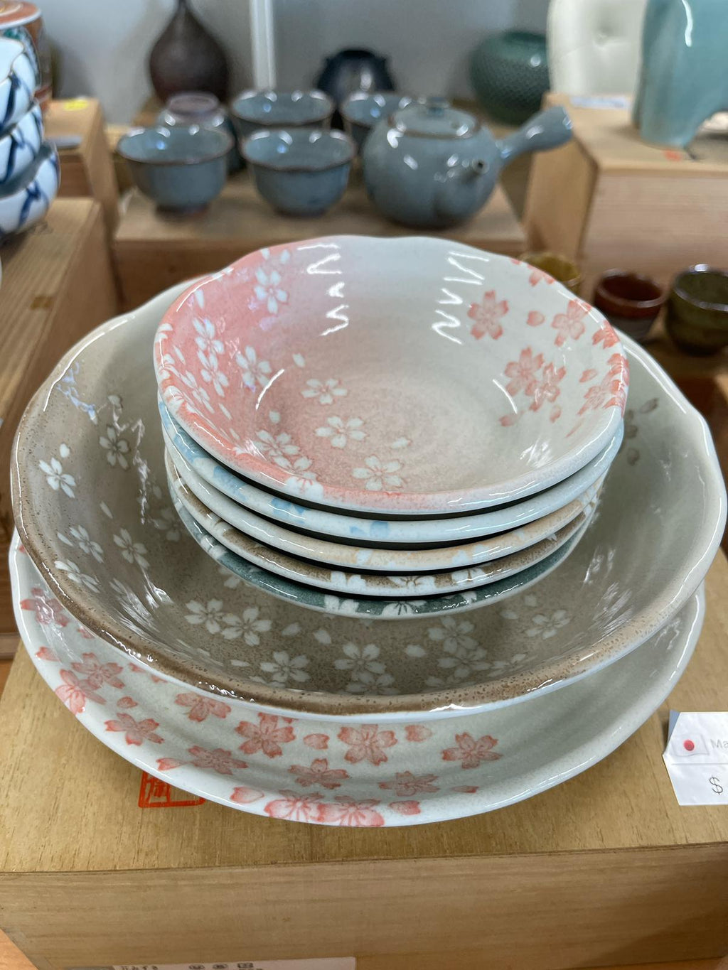 Japanese Sakura Gradient Tableware Collection 7-piece｜Bowls & Plates｜Made in Japan｜Hamaya Japan